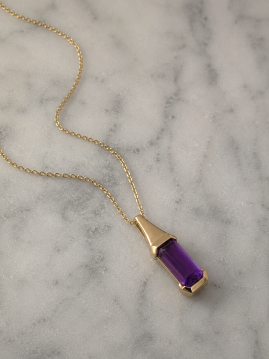 9ct Yellow Gold Elongated Amethyst Pendant Necklace