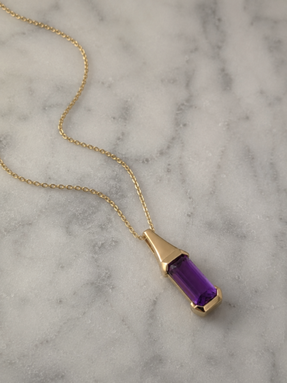 9ct Yellow Gold Elongated Amethyst Pendant Necklace