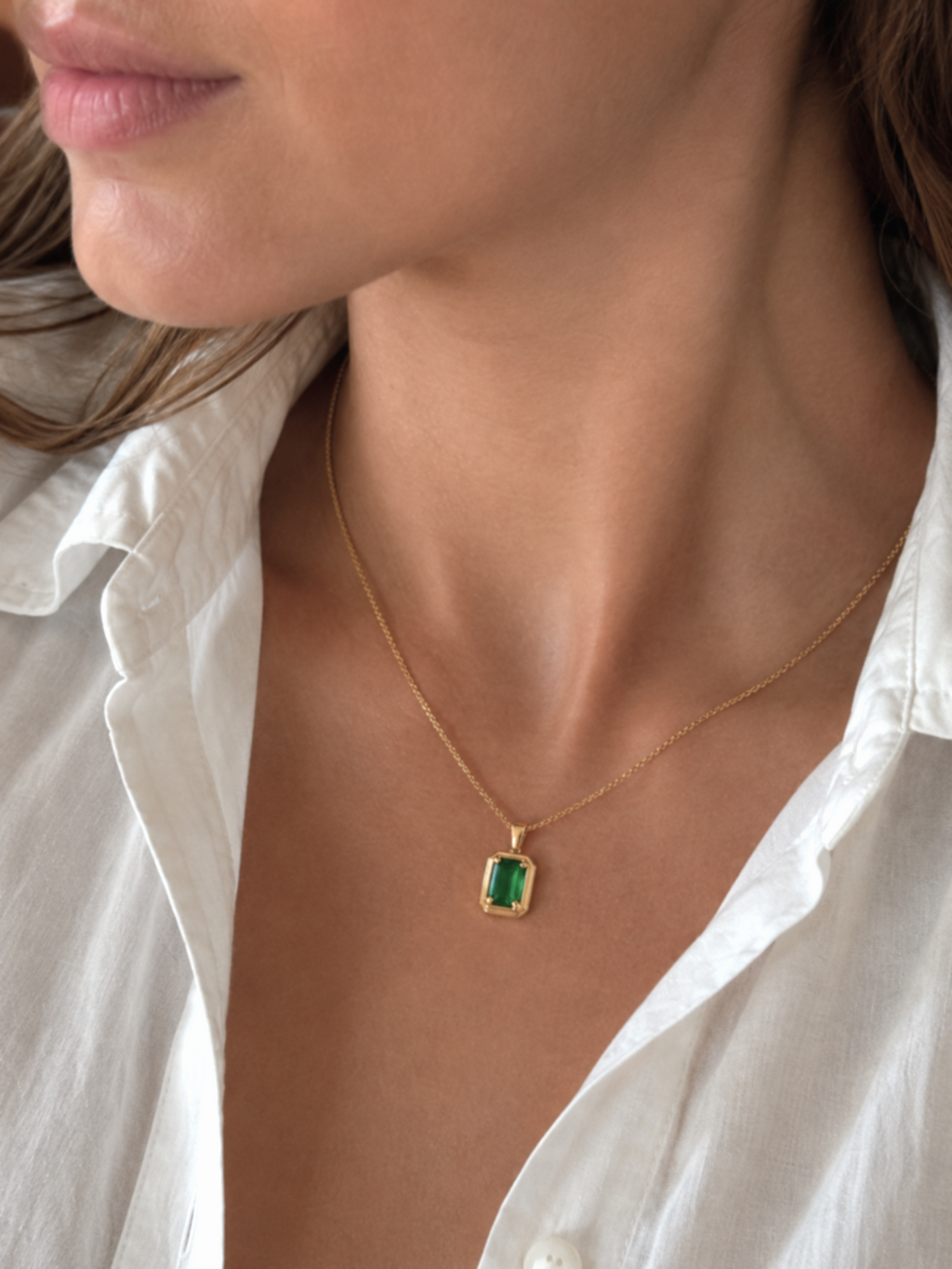 9ct Yellow Gold Emerald Pendant – Chunky Border Design