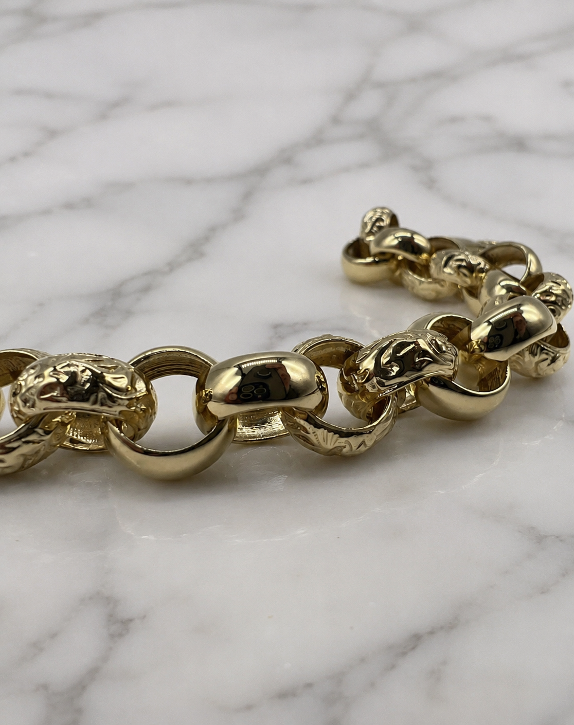 9ct Yellow Gold Engraved & Plain Belcher Bracelet – 13mm