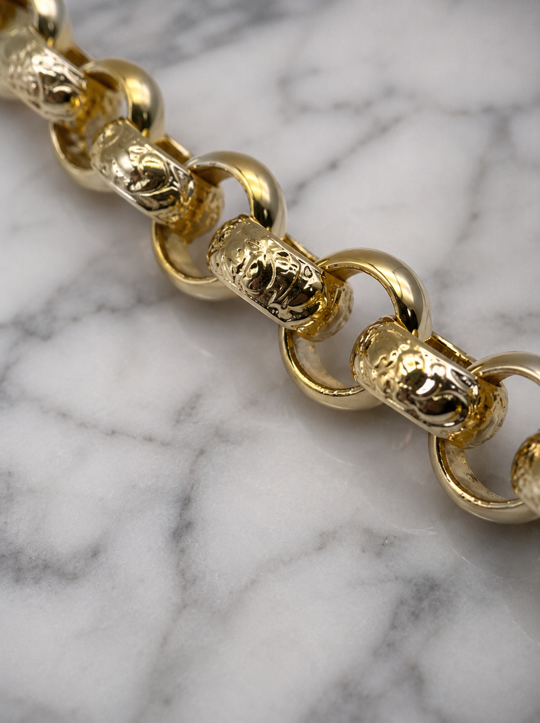 9ct Yellow Gold Engraved & Plain Belcher Bracelet – 13mm