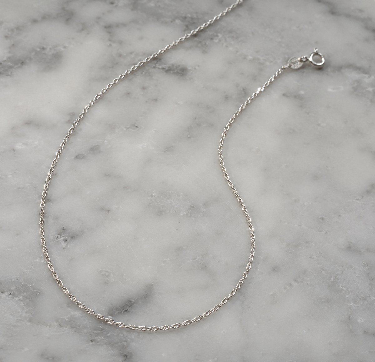 9ct White Gold Diamond-Cut Curb Chain 16"-20"