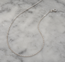 9ct White Gold Diamond-Cut Curb Chain 16"-20"