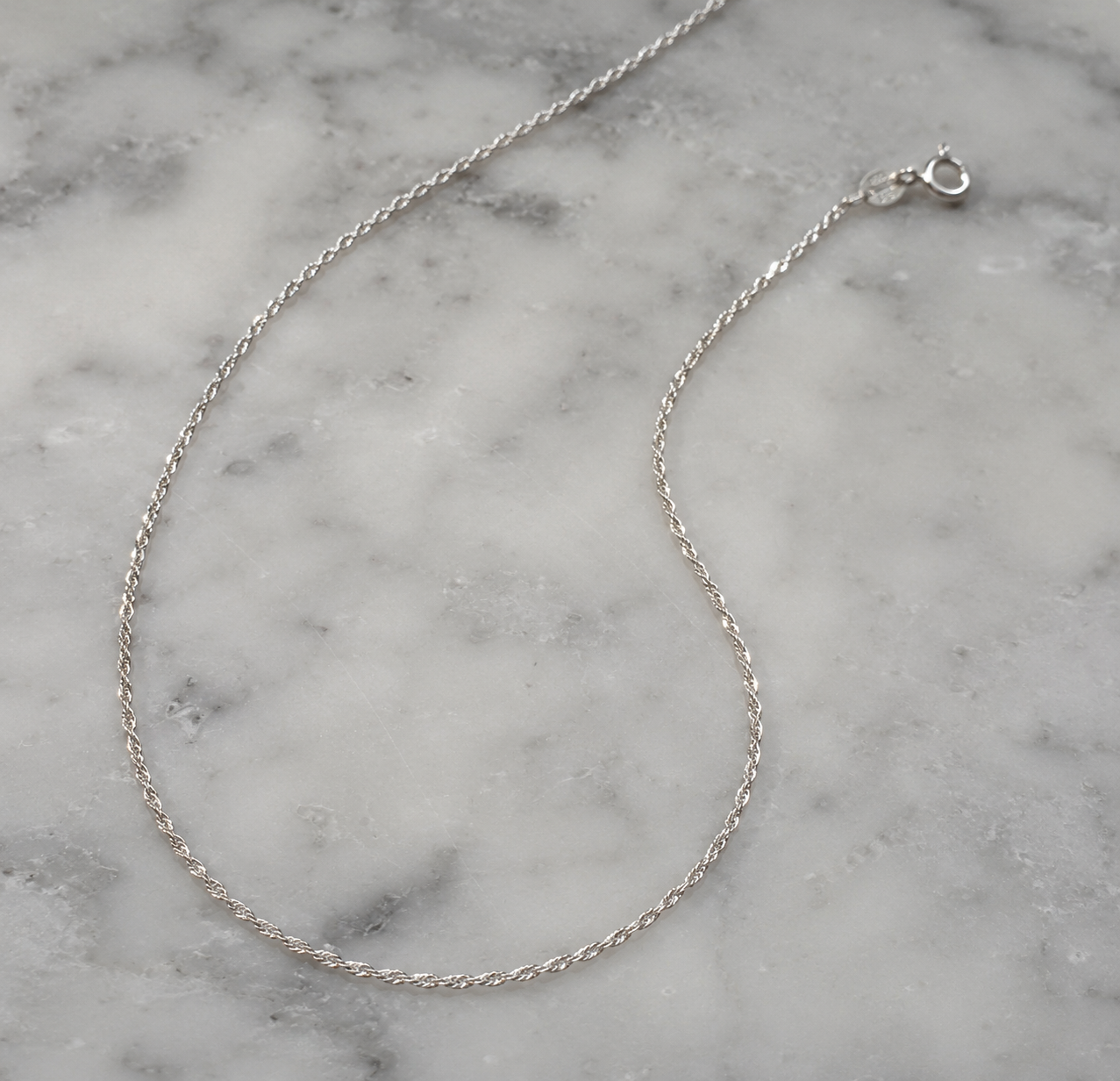 9ct White Gold Diamond-Cut Curb Chain 16"-20"