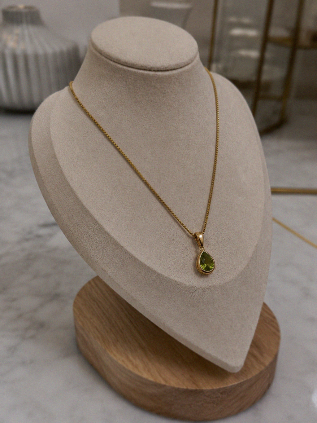 9ct Yellow Gold Peridot Teardrop Necklace – Natural August Birthstone