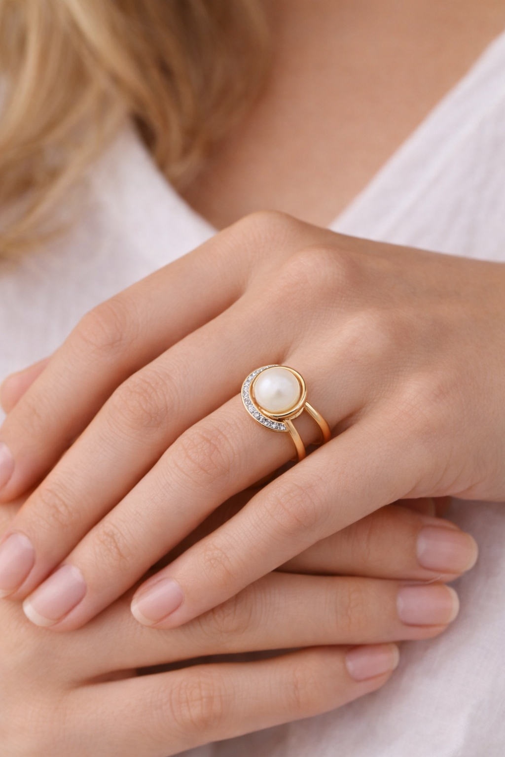 9ct Yellow Gold Button Pearl & Diamond Wave Ring