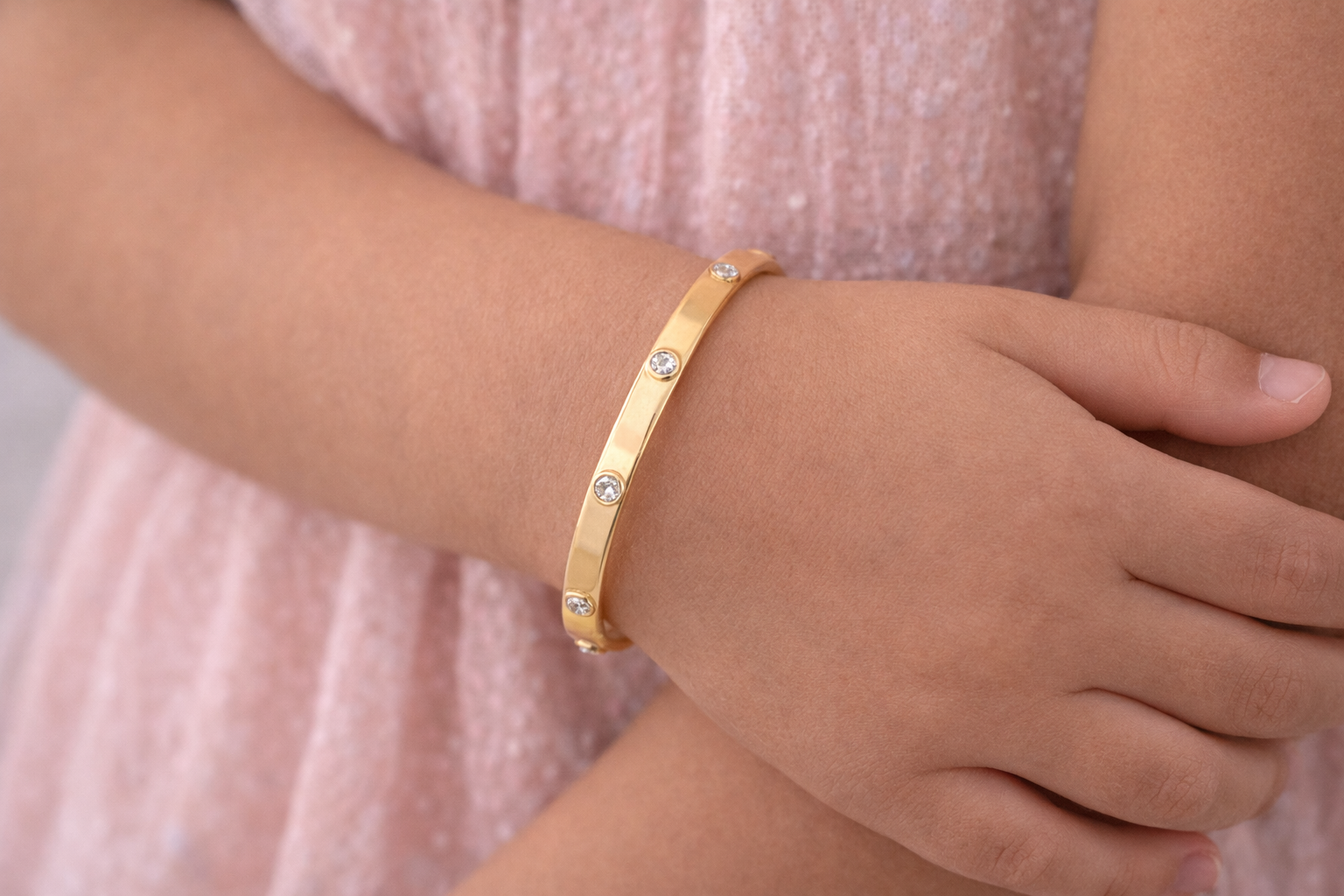 9ct Yellow Gold Children’s CZ Set Hinged Bangle