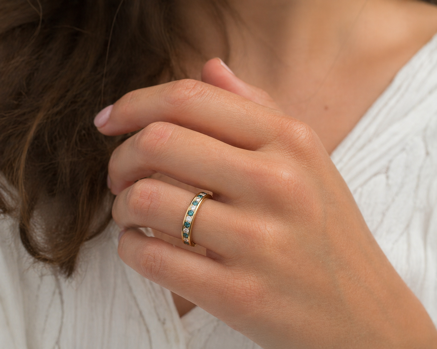 18ct Yellow Gold Teal Sapphire & Diamond Eternity Ring