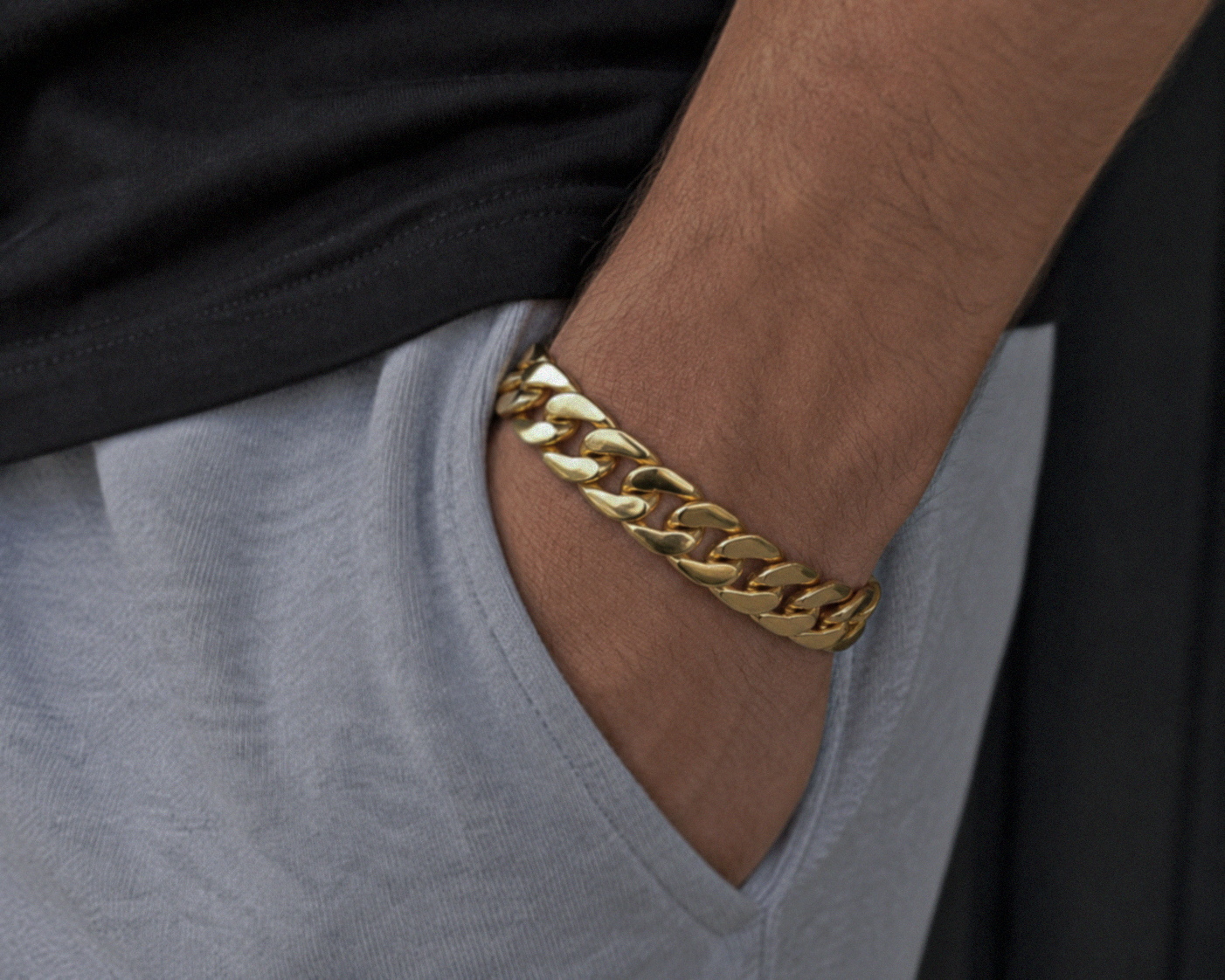 9ct Yellow Gold Heavy Flat Curb Bracelet (94g) 17mm Statement Piece