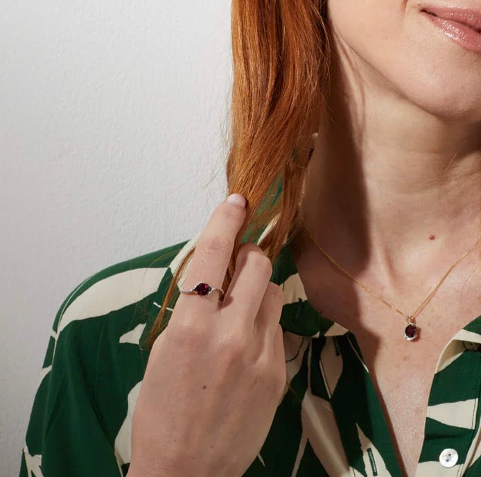 9ct Yellow Gold Elegant Twist Rhodolite Garnet & Diamond Ring