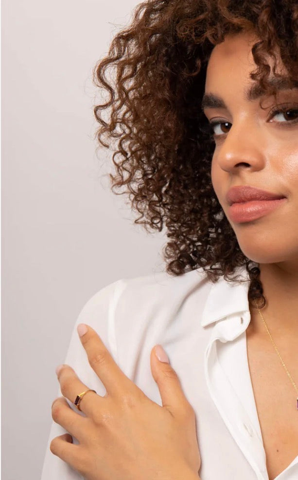 9ct Yellow Gold Baguette-Cut Amethyst Solitaire Ring