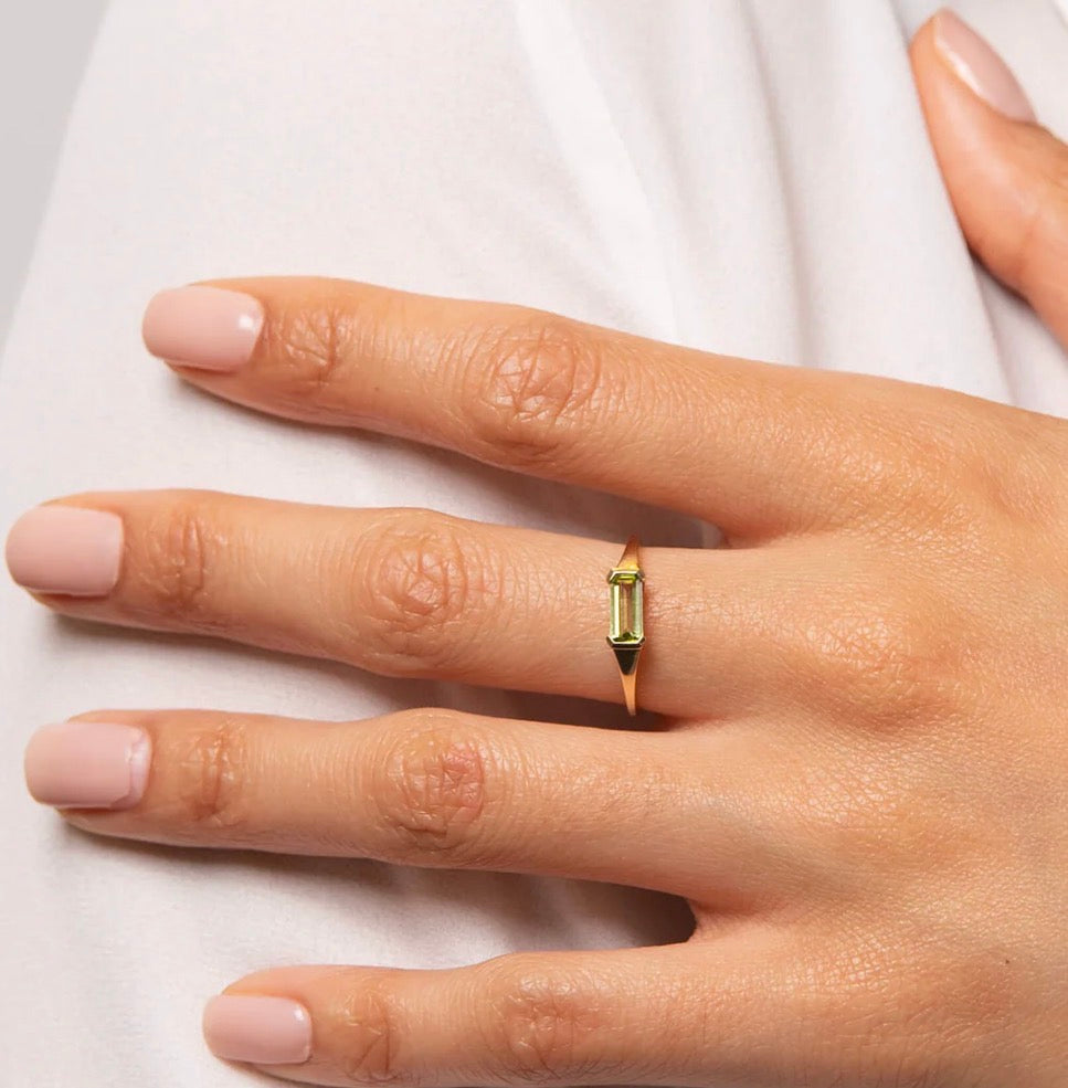 9ct Yellow Gold Emerald-Cut Peridot Ring