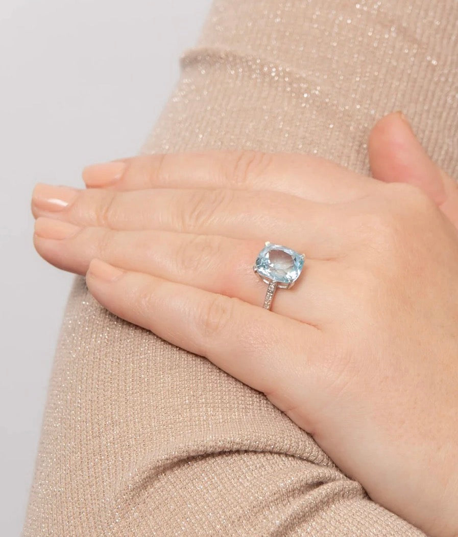9ct White Gold Cushion-Cut Blue Topaz & Diamond Statement Ring