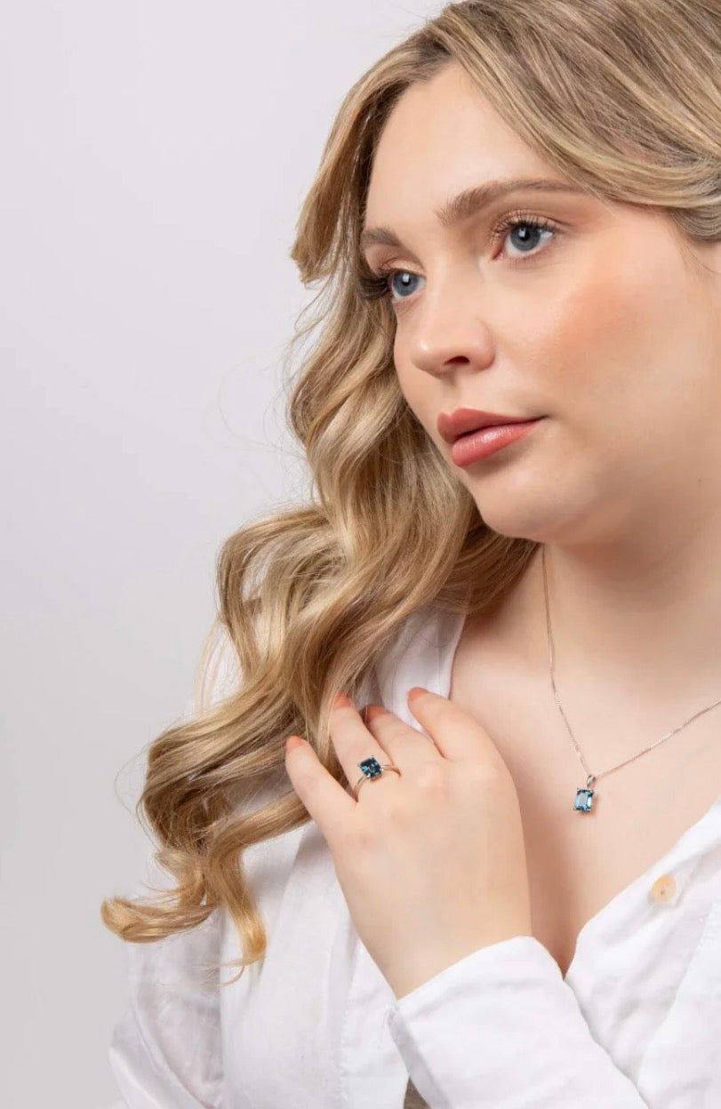 9ct White Gold Rectangle London Blue Topaz Ring