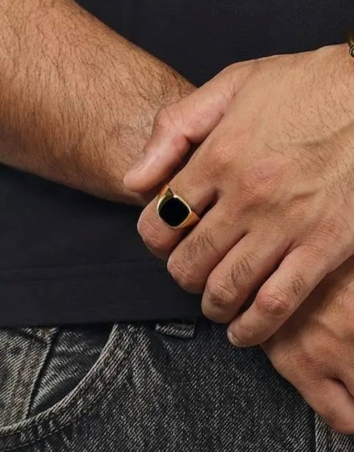 Heavy 9ct Yellow Gold Black Onyx Signet Ring – Cushion Cut | 8g Solid Gold