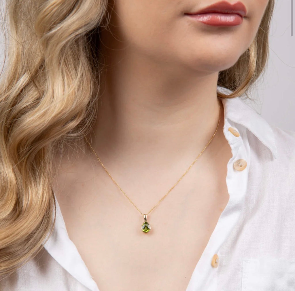 9ct Yellow Gold Peridot Teardrop Necklace – Natural August Birthstone