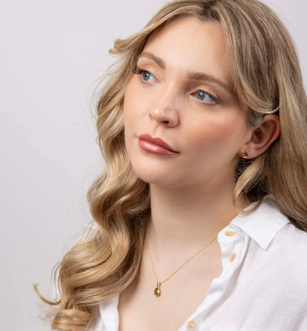 9ct Yellow Gold Peridot Teardrop Necklace – Natural August Birthstone