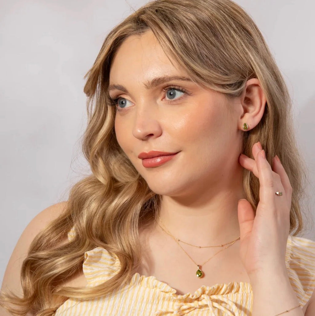 9ct Yellow Gold Peridot Teardrop Necklace – Natural August Birthstone