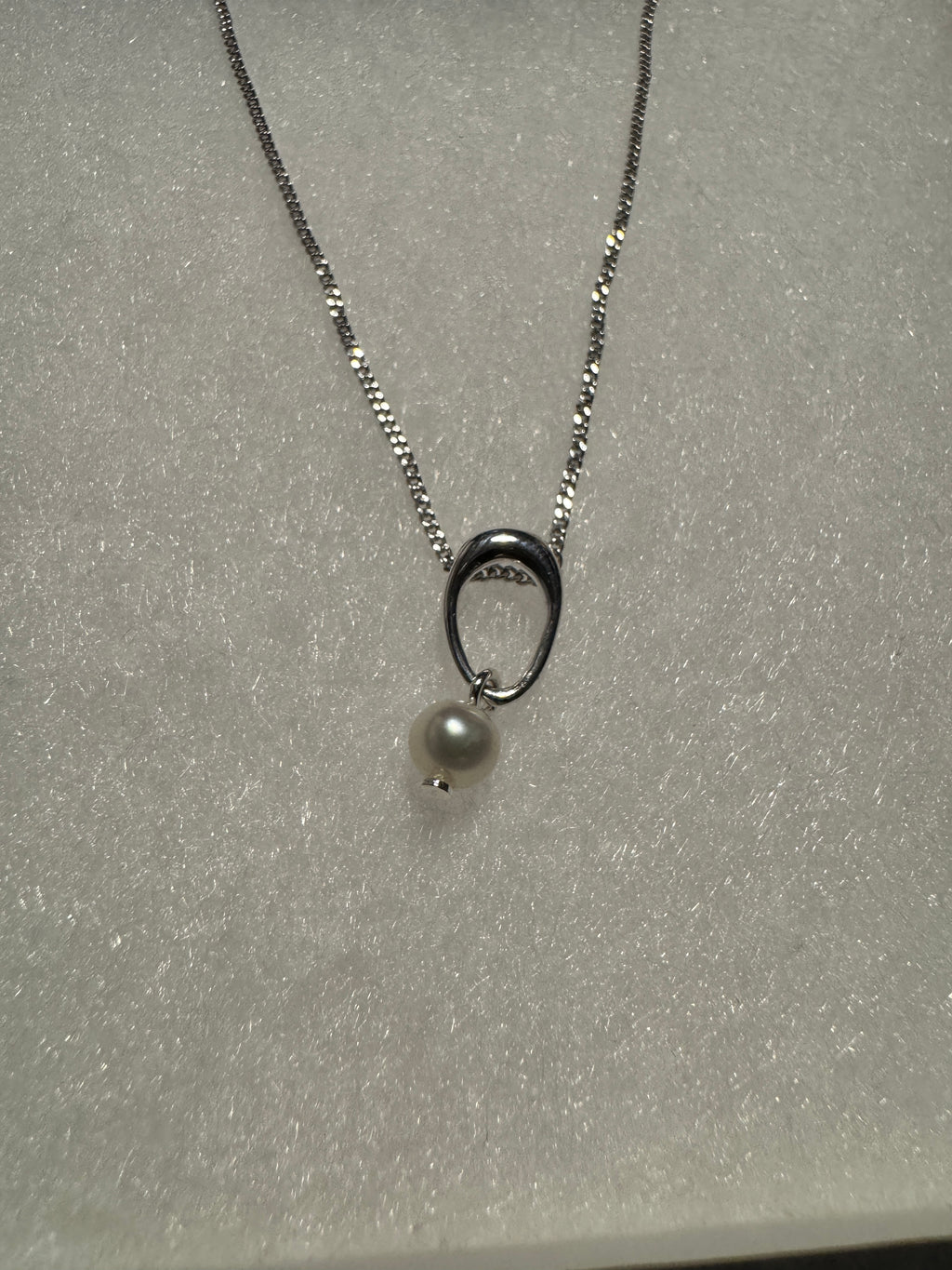 Sterling Silver Open Oval Freshwater Pearl Pendant Necklace – Rhodium Plated