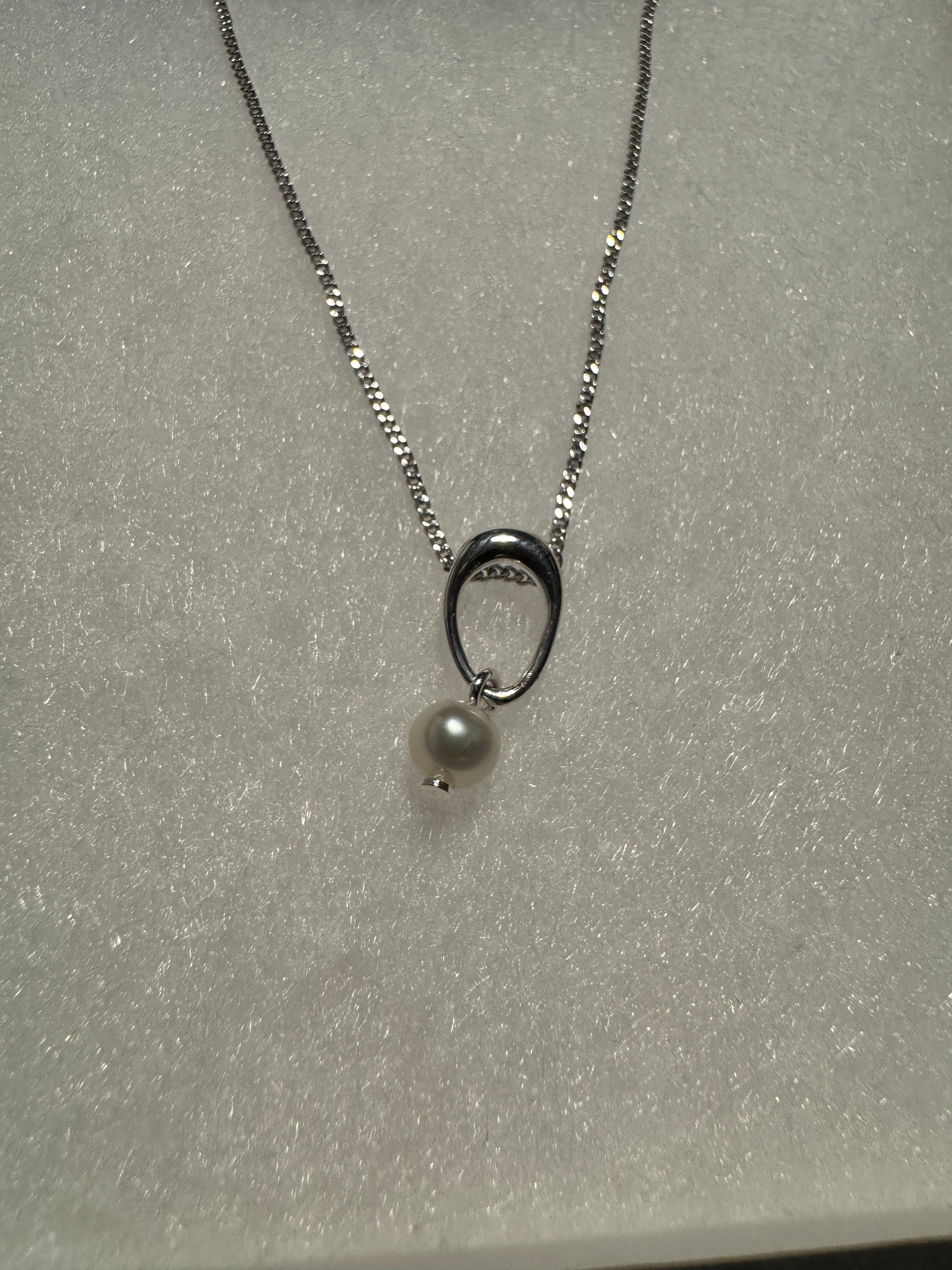 Sterling Silver Open Oval Freshwater Pearl Pendant Necklace – Rhodium Plated