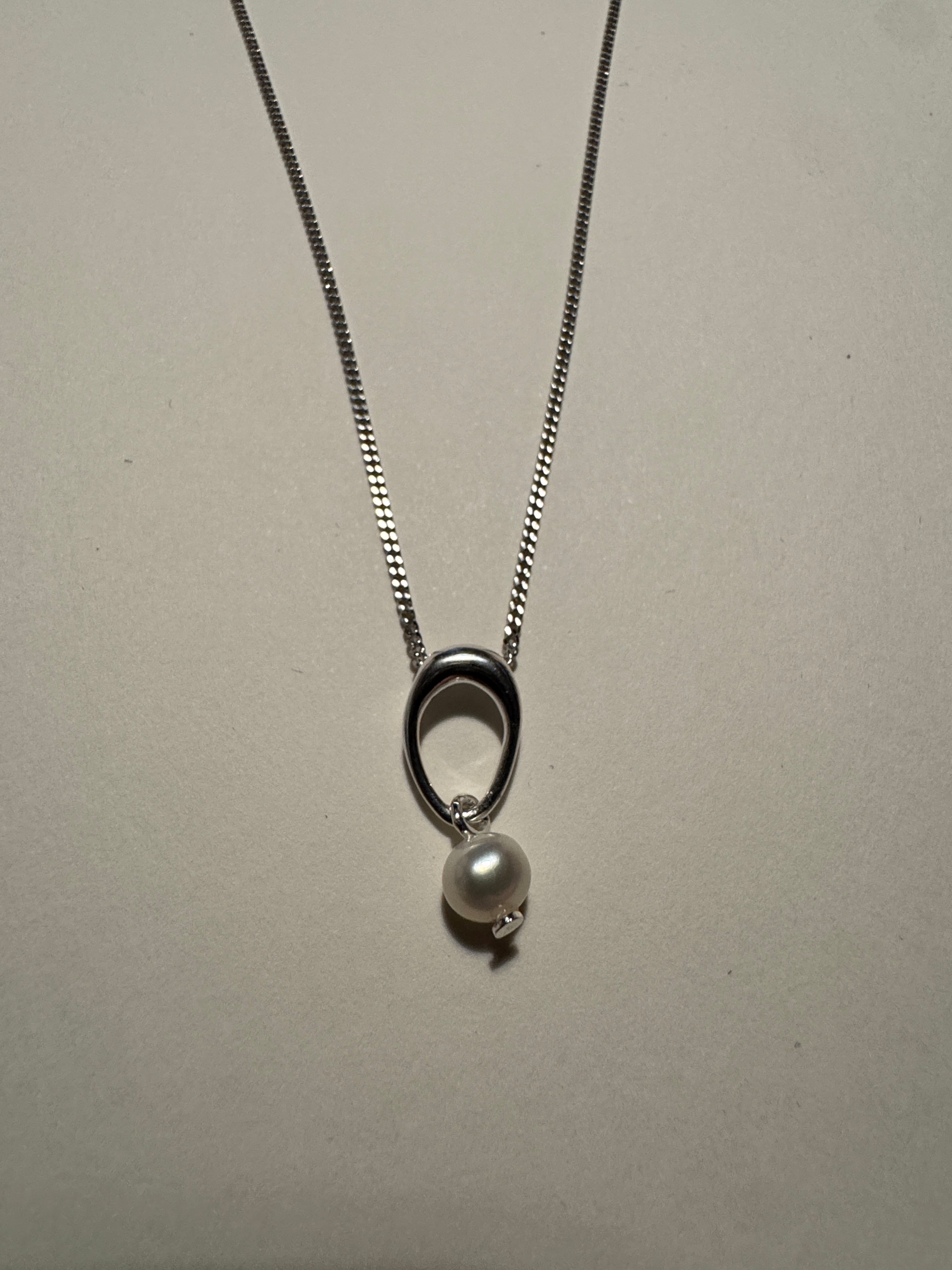Sterling Silver Open Oval Freshwater Pearl Pendant Necklace – Rhodium Plated