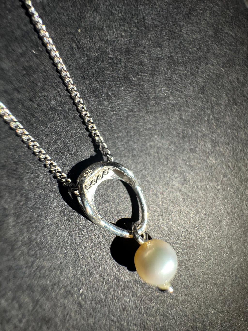 Sterling Silver Open Oval Freshwater Pearl Pendant Necklace – Rhodium Plated
