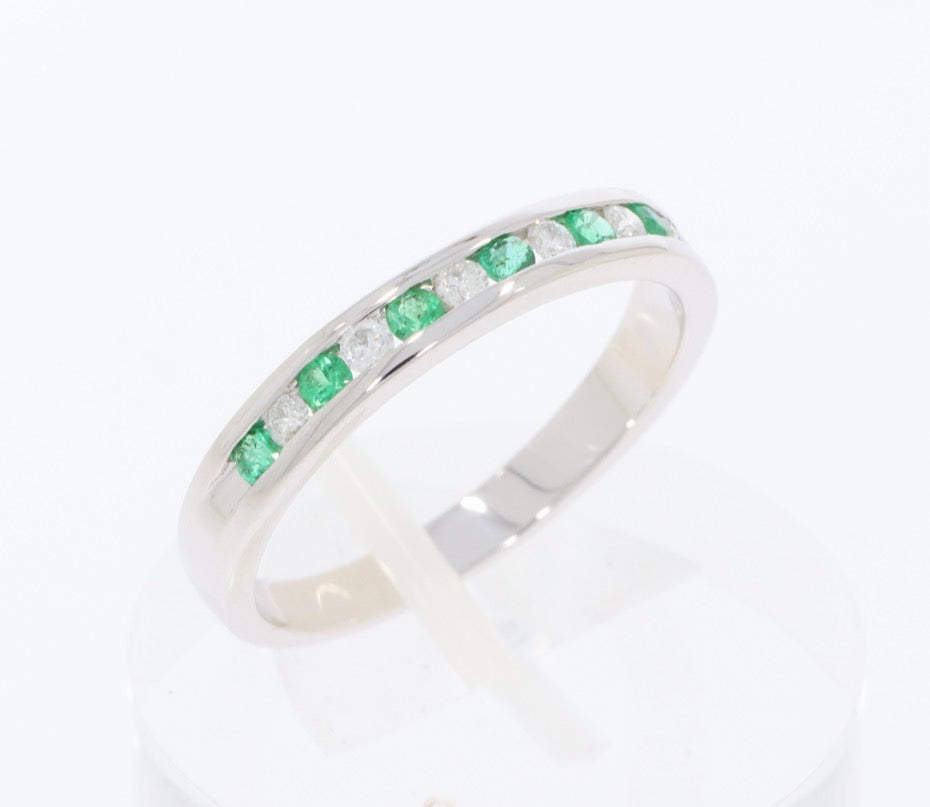 9ct White Gold Emerald & Diamond Eternity Ring