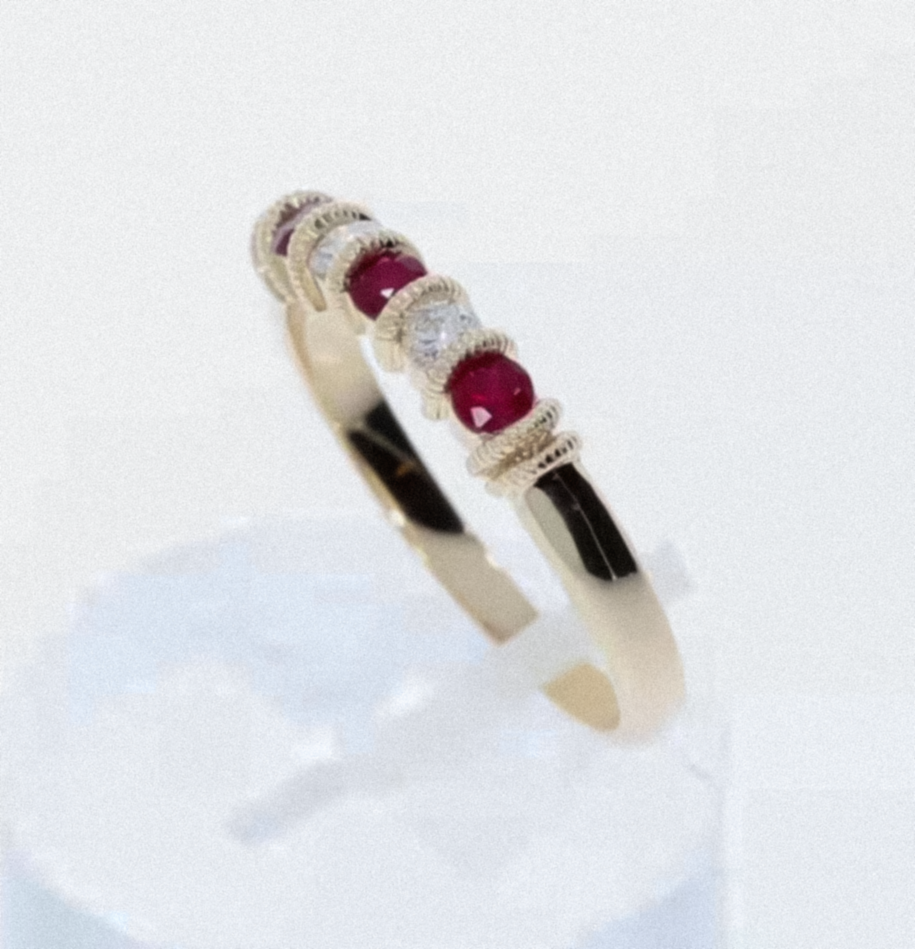 9ct Yellow Gold Ruby & Diamond 5 Stone Eternity Ring