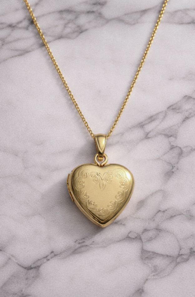 9ct Gold Heart Locket Pendant & Chain