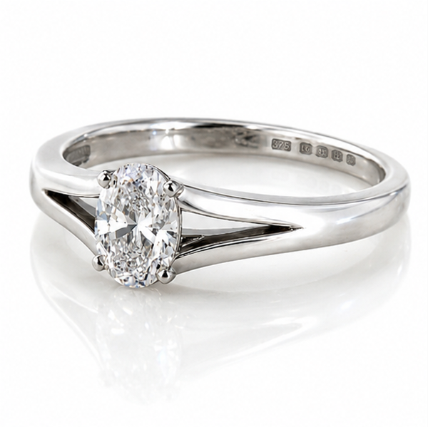9ct White Gold Oval-Cut Split-Shoulder 0.31ct Diamond Engagement Ring