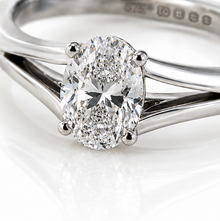 9ct White Gold Oval-Cut Split-Shoulder 0.31ct Diamond Engagement Ring