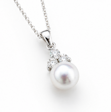 Sterling Silver Shell Pearl & Cubic Zirconia Drop Pendant with Trace Chain