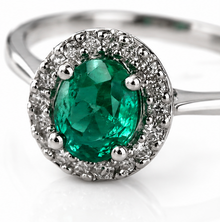 9ct White Gold Emerald & Diamond Cluster Ring