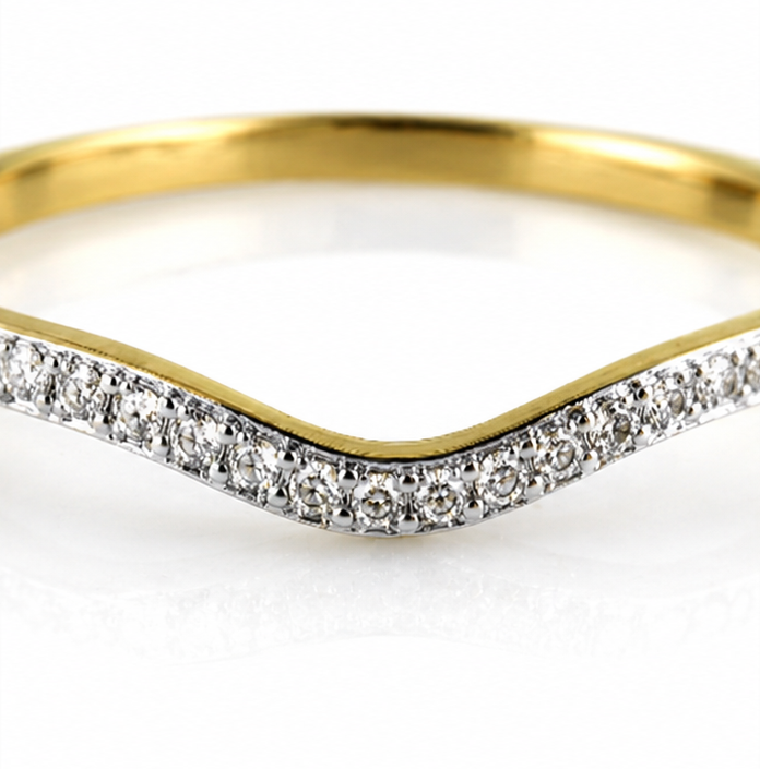 9ct Yellow Gold Diamond Set V-Shaped Ring