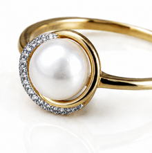 9ct Yellow Gold Button Pearl & Diamond Wave Ring