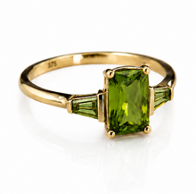 9ct Yellow Gold Trilogy Peridot Ring