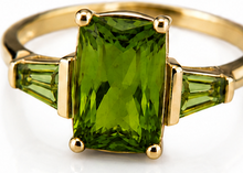 9ct Yellow Gold Trilogy Peridot Ring