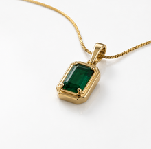 9ct Yellow Gold Emerald Pendant – Chunky Border Design