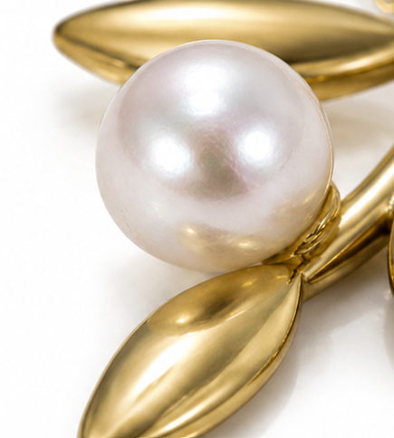 Willow Pearl Necklace in 9ct Gold
