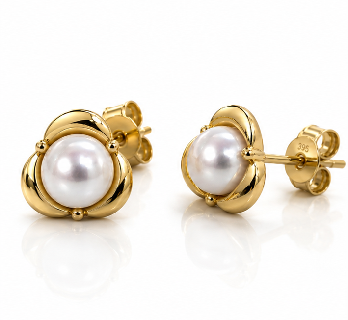 Petal Set Freshwater Pearl Stud Earrings in 9ct Gold