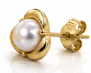 Petal Set Freshwater Pearl Stud Earrings in 9ct Gold
