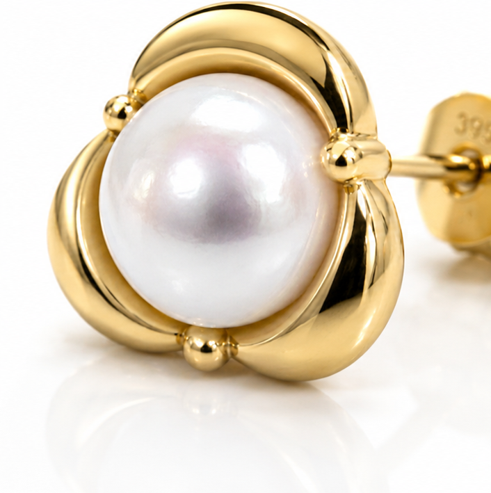 Petal Set Freshwater Pearl Stud Earrings in 9ct Gold
