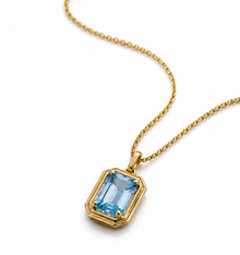 Elongated Aquamarine Pendant in 9ct Gold Curb Chain