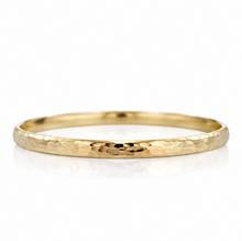9ct Yellow Gold 4.15mm Hammered Court Bangle