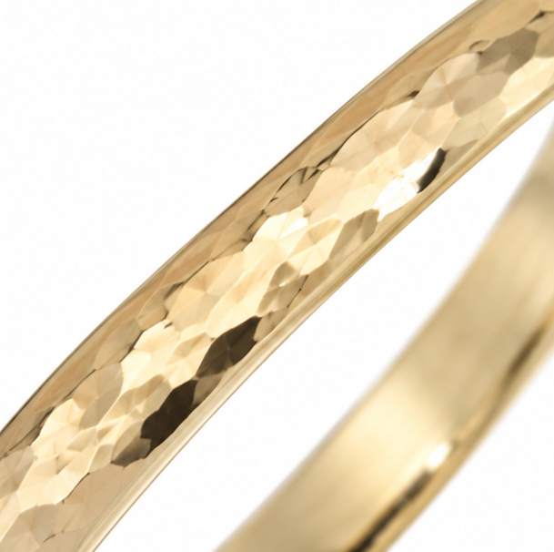 9ct Yellow Gold 4.15mm Hammered Court Bangle