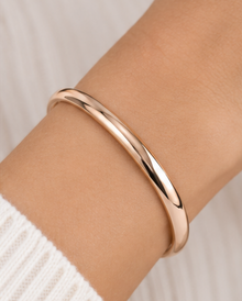 9ct Rose Gold 4.15mm Court Bangle