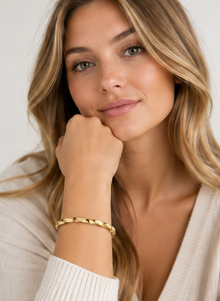 9ct Yellow Gold Twisted Hollow Hinged Bangle