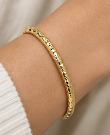 9ct Yellow Gold Patterned Hollow Hinged Bangle