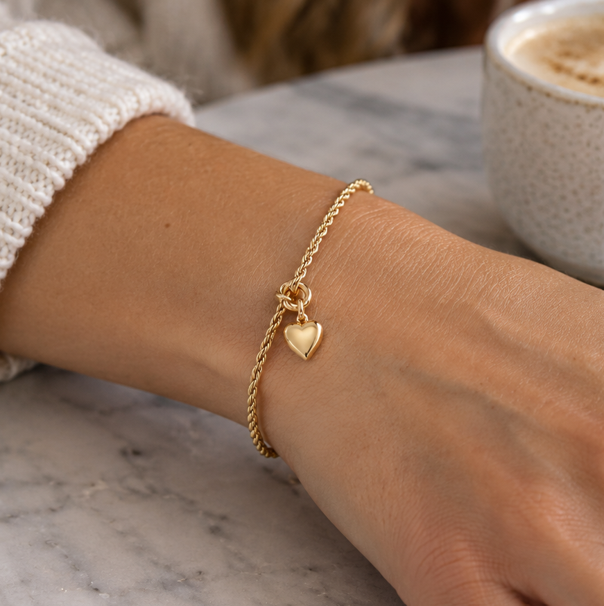 9ct Yellow Gold Rope Chain Heart Charm Bracelet