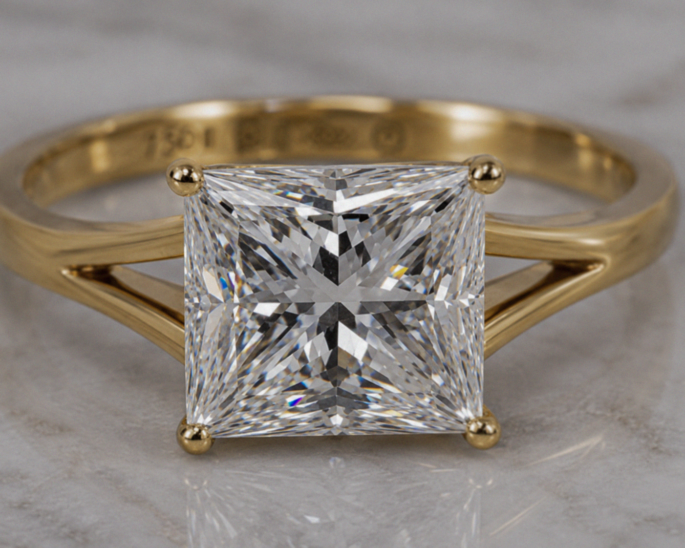 18ct Yellow Gold 3.02ct Princess Cut Diamond Solitaire Ring